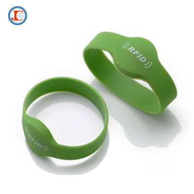 Macchina per la fabbricazione di giocattoli in gomma di silicone di buona qualità/macchina per valvole/macchina per lo stampaggio verticale su misura
