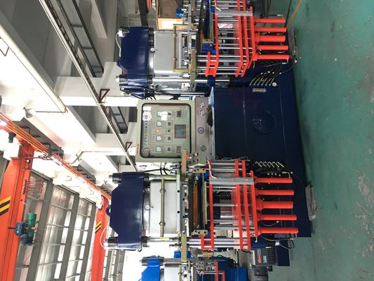Fabbricante di muffe di silicone Macchina di stampaggio a compressione a vuoto di gomma di silicone per la produzione di piastre di aspirazione per l'alimentazione del bambino di silicone