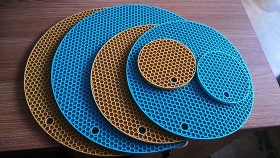 Macchine per la lavorazione della plastica e della gomma Macchine per la stampa idraulica per la fabbricazione di tappetini di cucina a silicone resistenti al calore