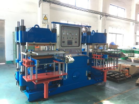 La macchina di stampaggio a compressione di silicone ad alta efficienza della fabbrica cinese